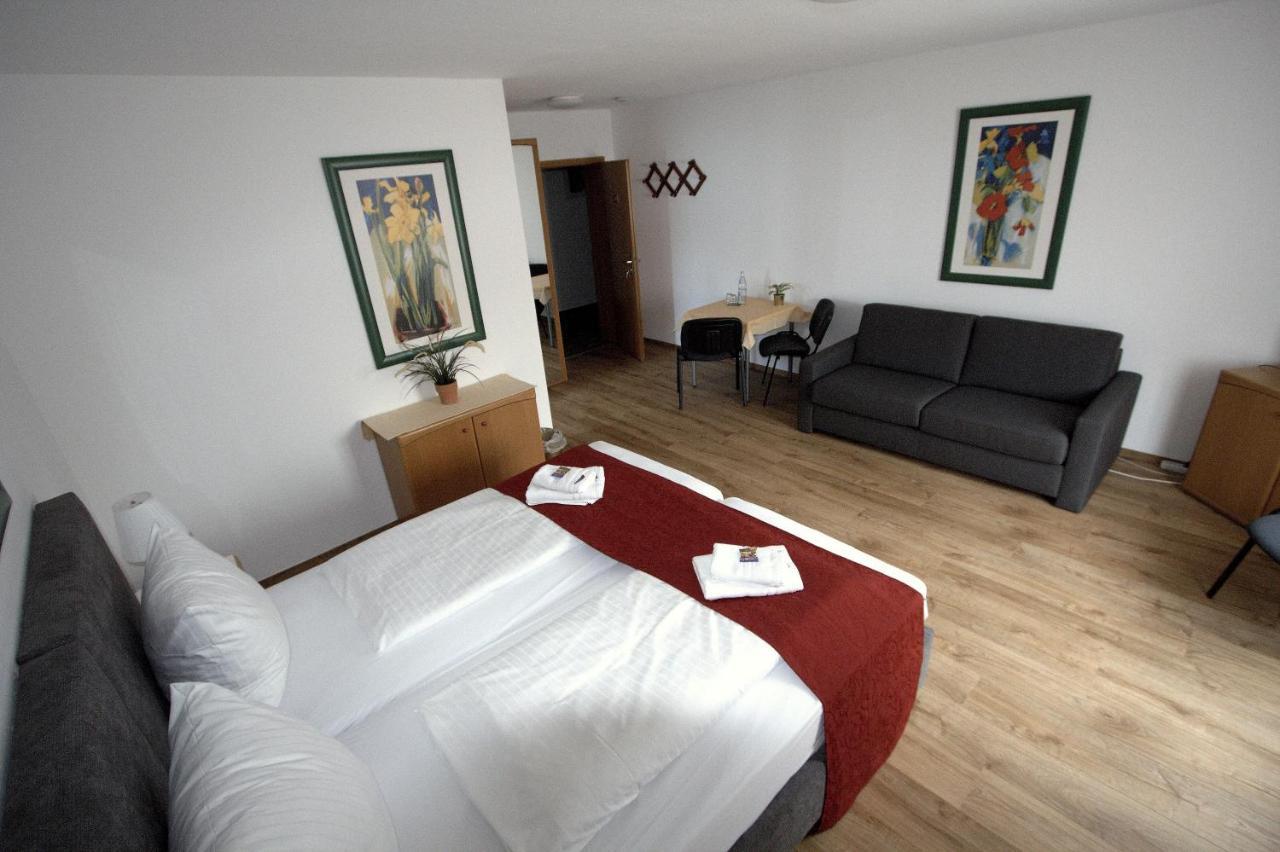 Hotel Leo Muehlhausen Εξωτερικό φωτογραφία